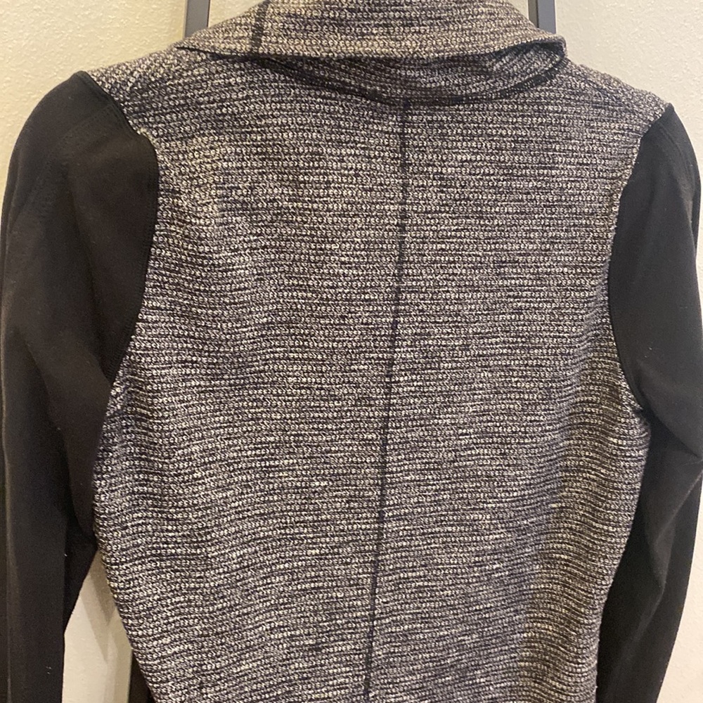 Lululemon Jacket! - Picture 6 of 6